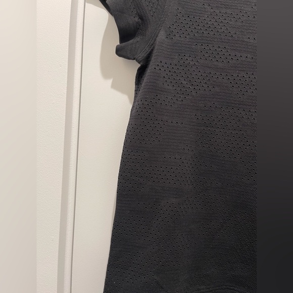 Lululemon Train to Be Short Sleeve NWT Size 2 Dot Camo Black DOCB Camouflage - Picture 7 of 12